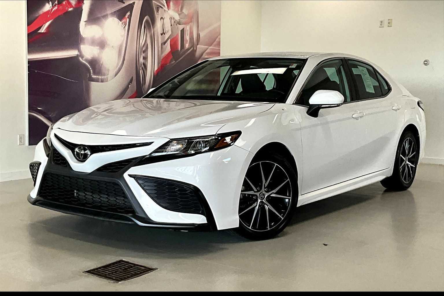 Used 2023 Toyota Camry SE