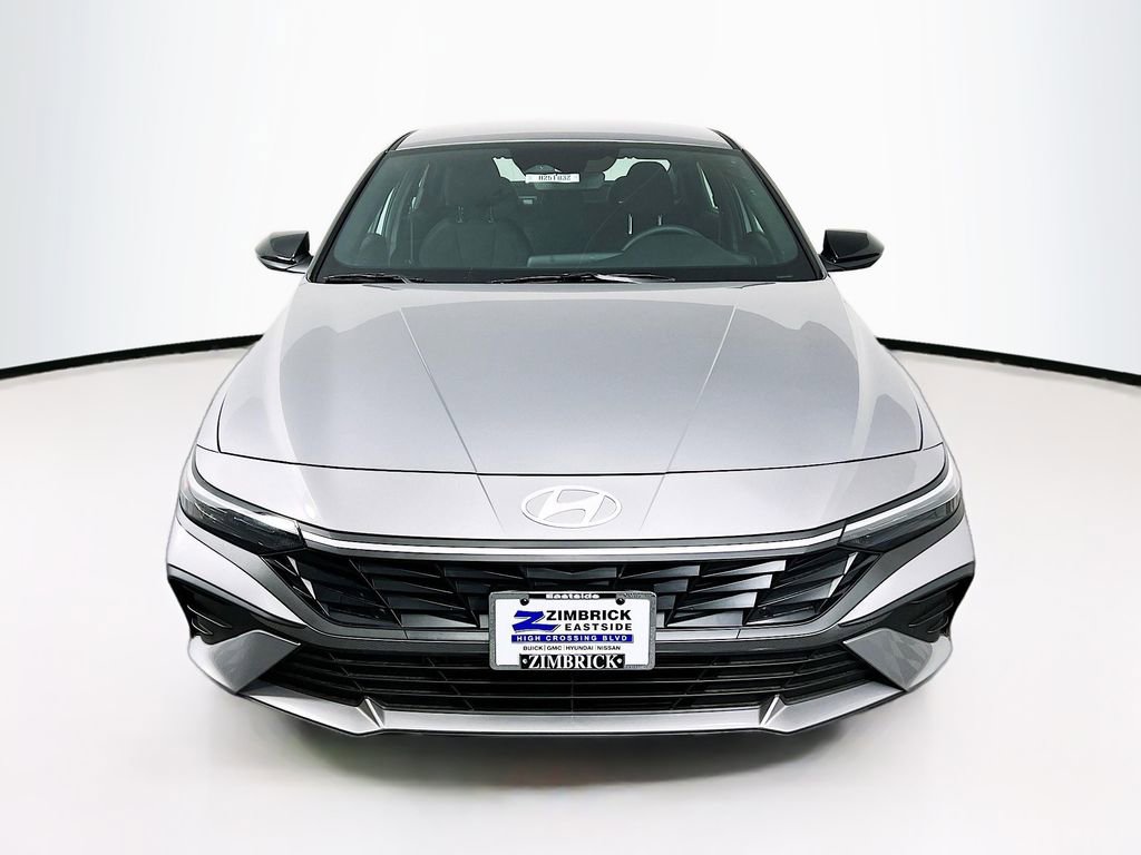 New 2025 Hyundai Elantra SEL w/ Cargo Package image 2