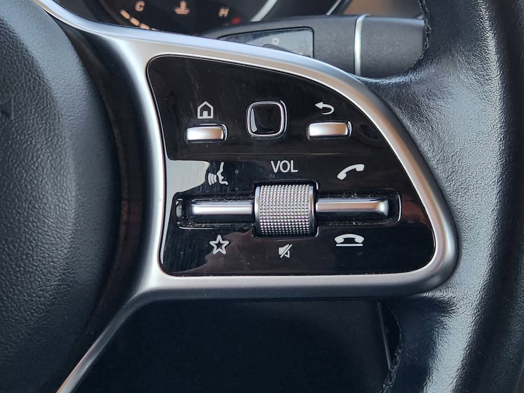 Used 2022 Mercedes-Benz GLC 300 image 29