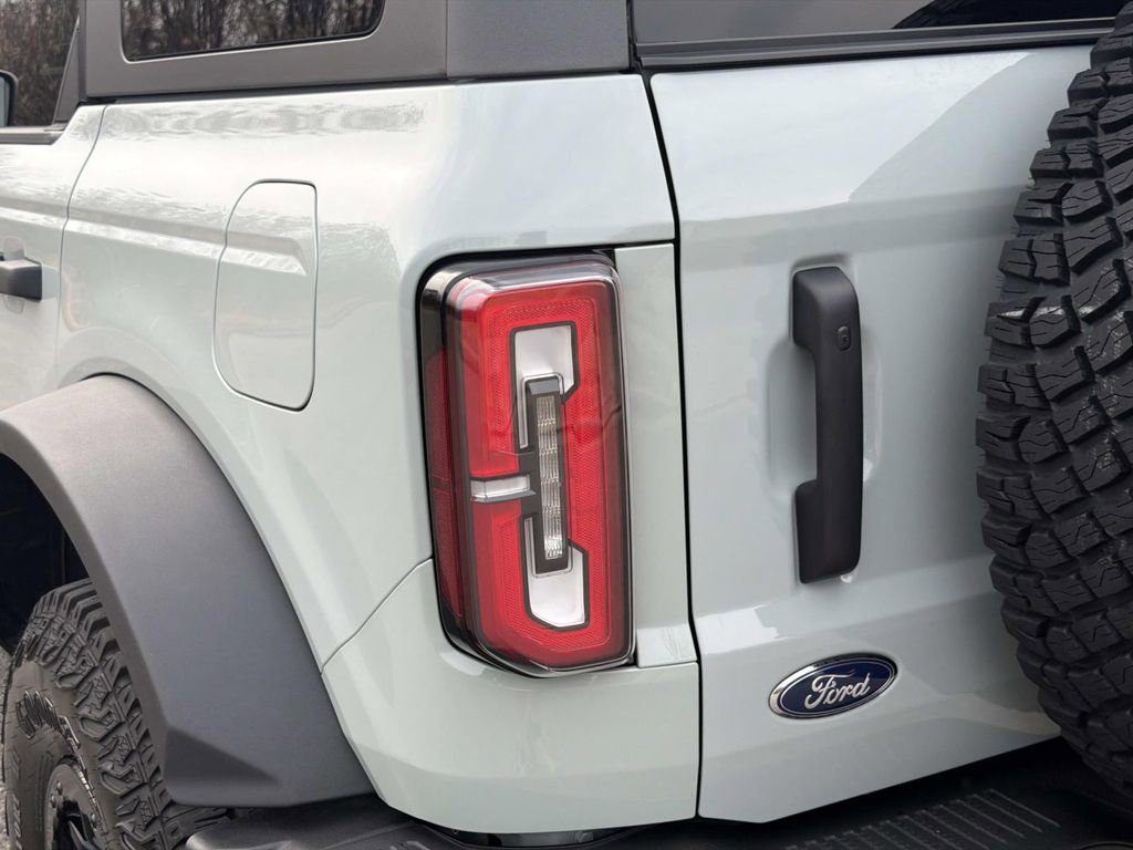 Used 2023 Ford Bronco Badlands image 12