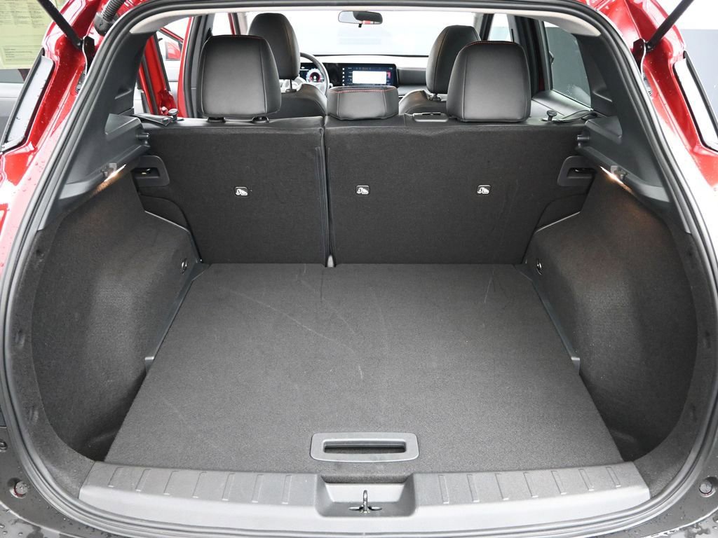 Used 2025 Nissan Kicks SR image 11