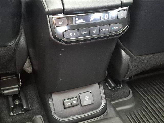 Used 2024 Toyota Highlander Platinum AWD/4WD image 18