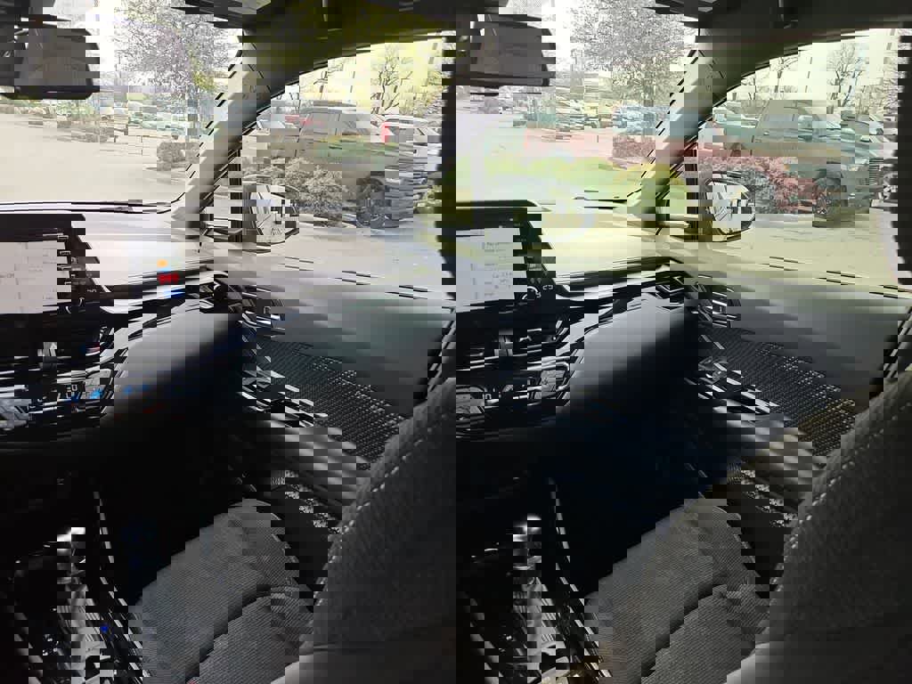 Used 2019 Toyota C-HR XLE image 11