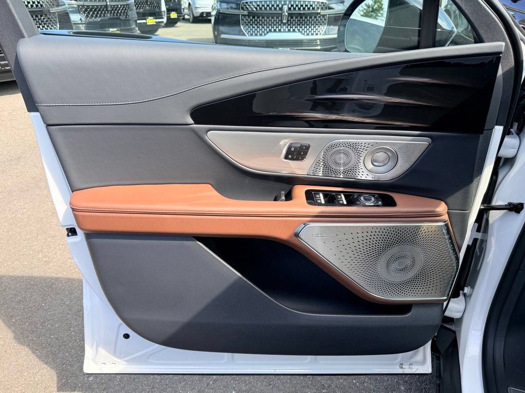 New 2026 Lincoln Nautilus Reserve AWD/4WD image 28