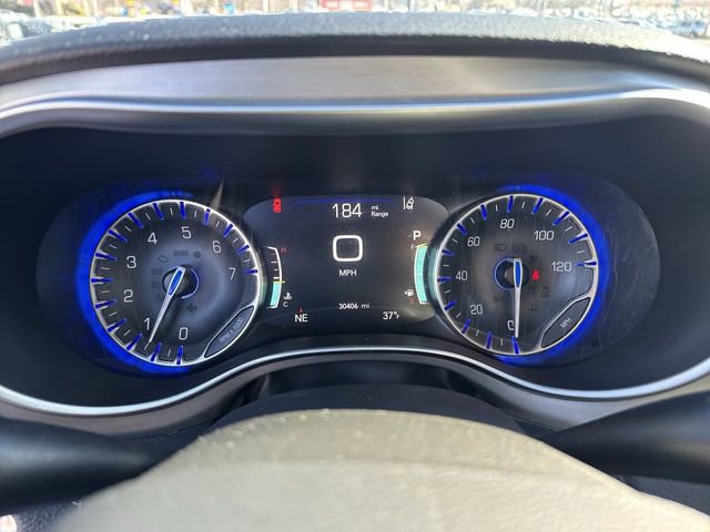 Used 2023 Chrysler Pacifica Limited w/ S Appearance Package image 18