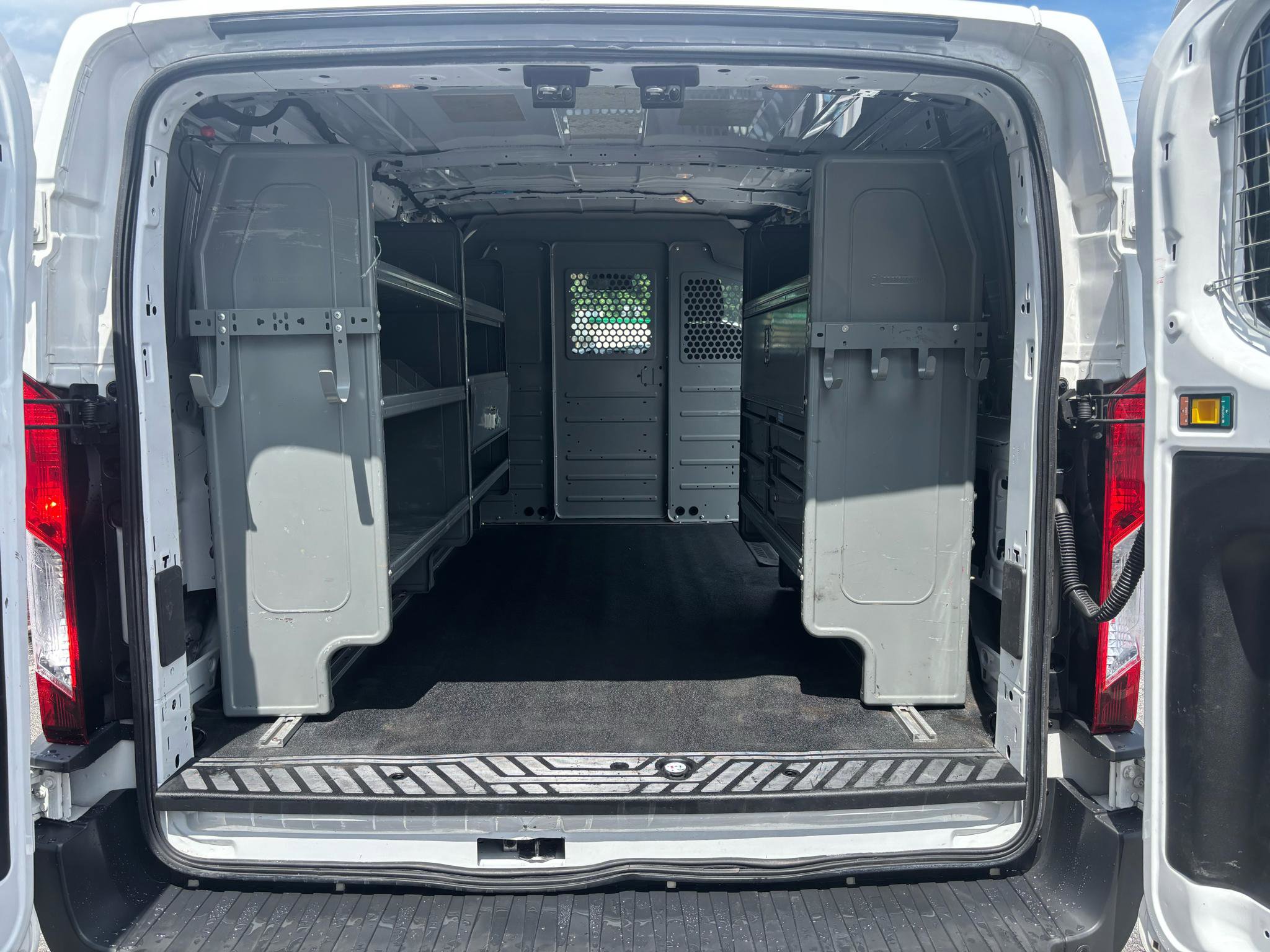 Used 2016 Ford Transit 150 130 Low Roof RWD image 41