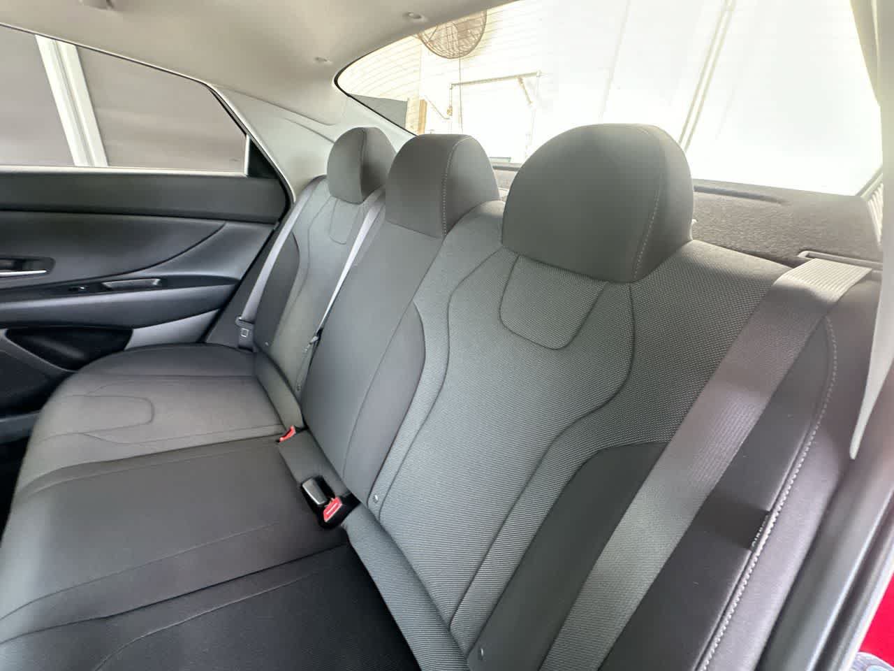Used 2026 Hyundai Elantra SE FWD image 22