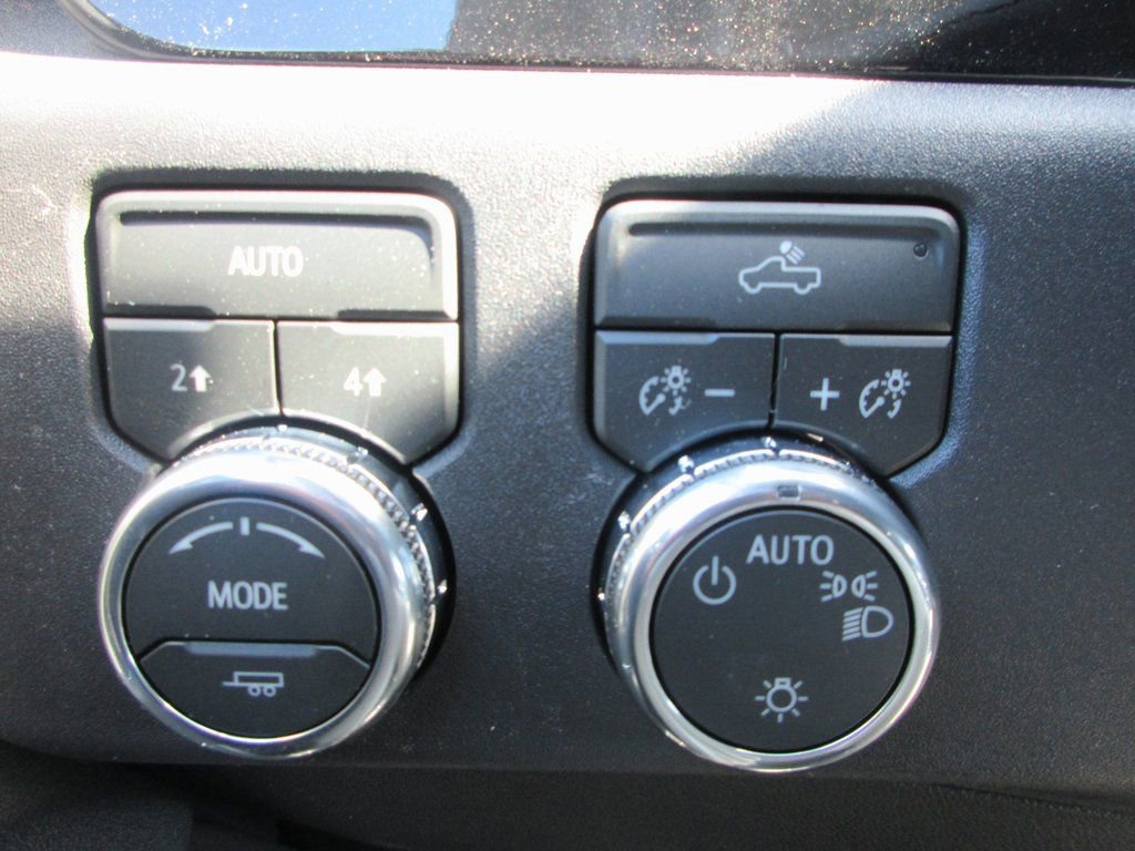 New 2026 GMC Sierra 1500 SLE w/ Max Trailering Package image 16
