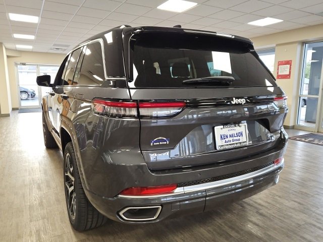 New 2025 Jeep Grand Cherokee Summit image 5