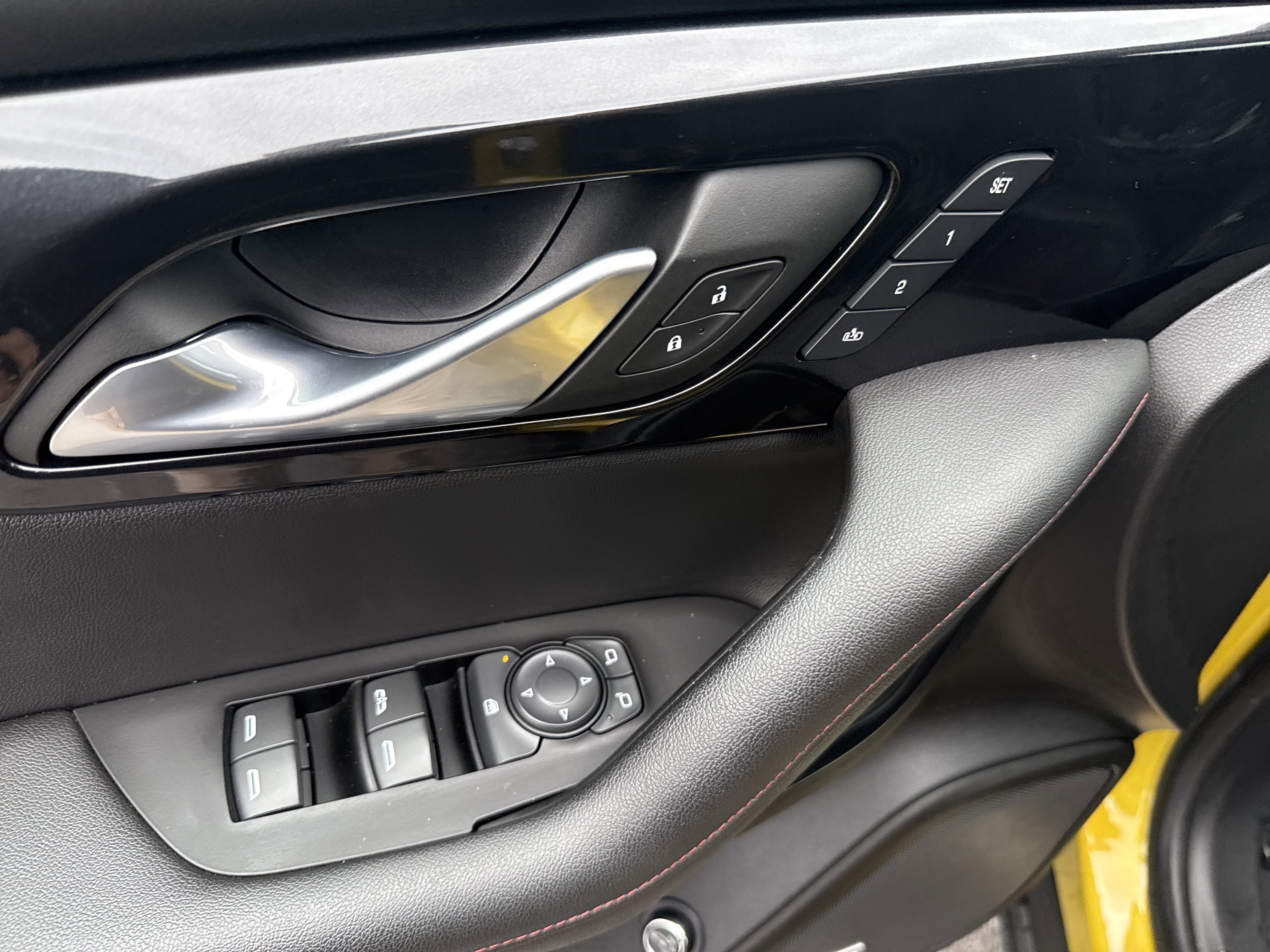 Used 2022 Chevrolet Blazer RS w/ Enhanced Convenience Package image 18