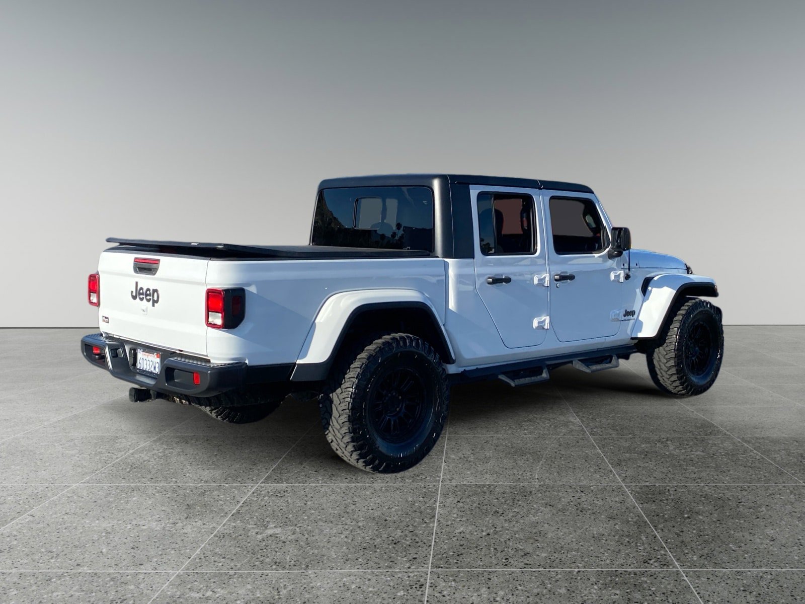 Used 2023 Jeep Gladiator Sport image 5