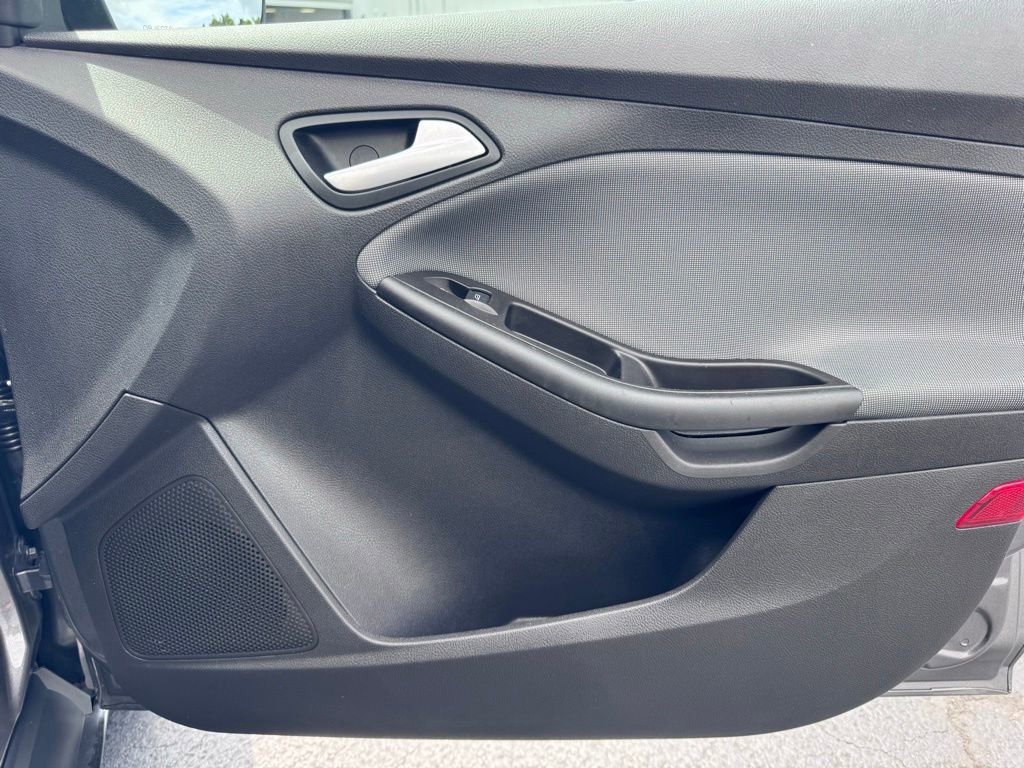 Used 2014 Ford Focus SE FWD image 19