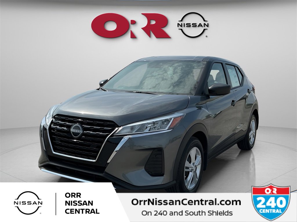 New 2025 Nissan Kicks Play S