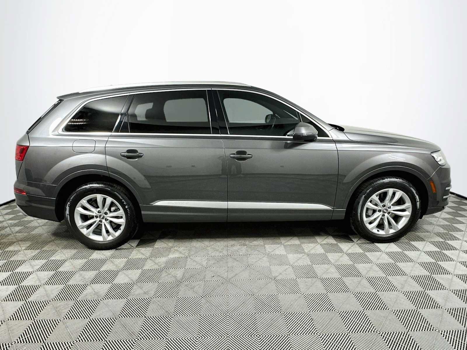 Used 2019 Audi Q7 2.0T Premium w/ Convenience Package AWD/4WD image 8