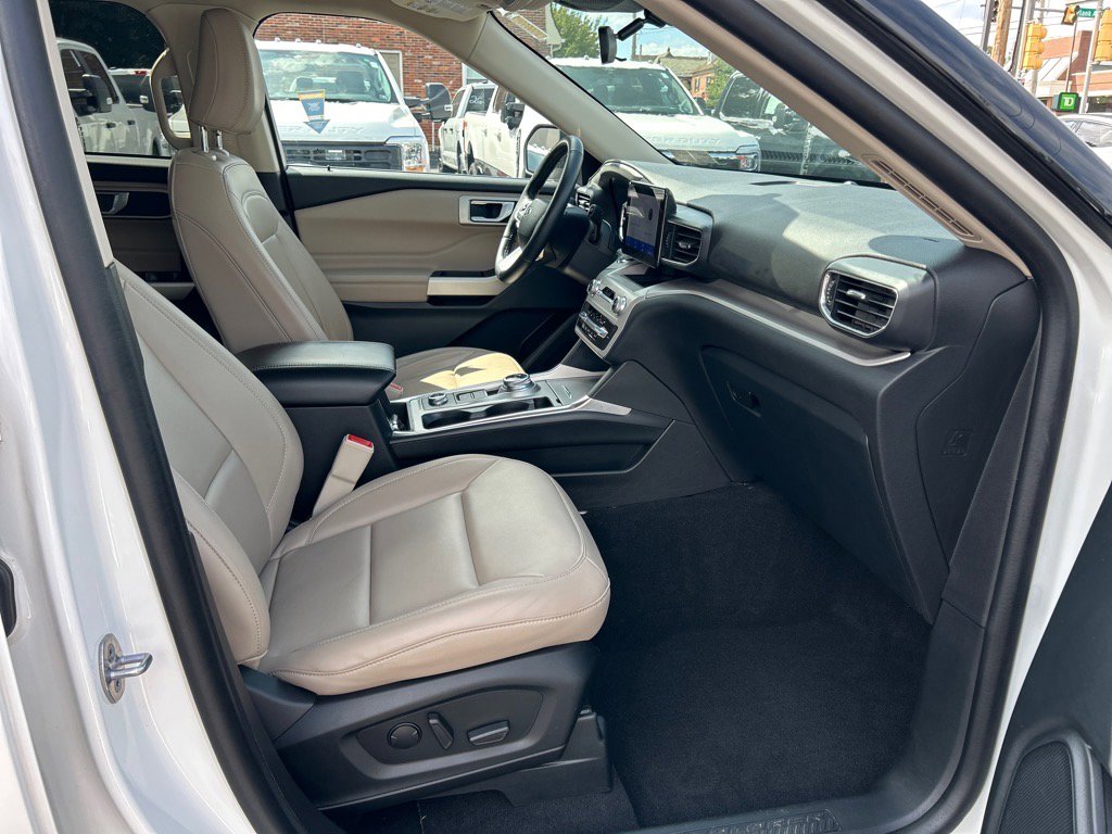 Used 2023 Ford Explorer XLT w/ Equipment Group 202A image 19