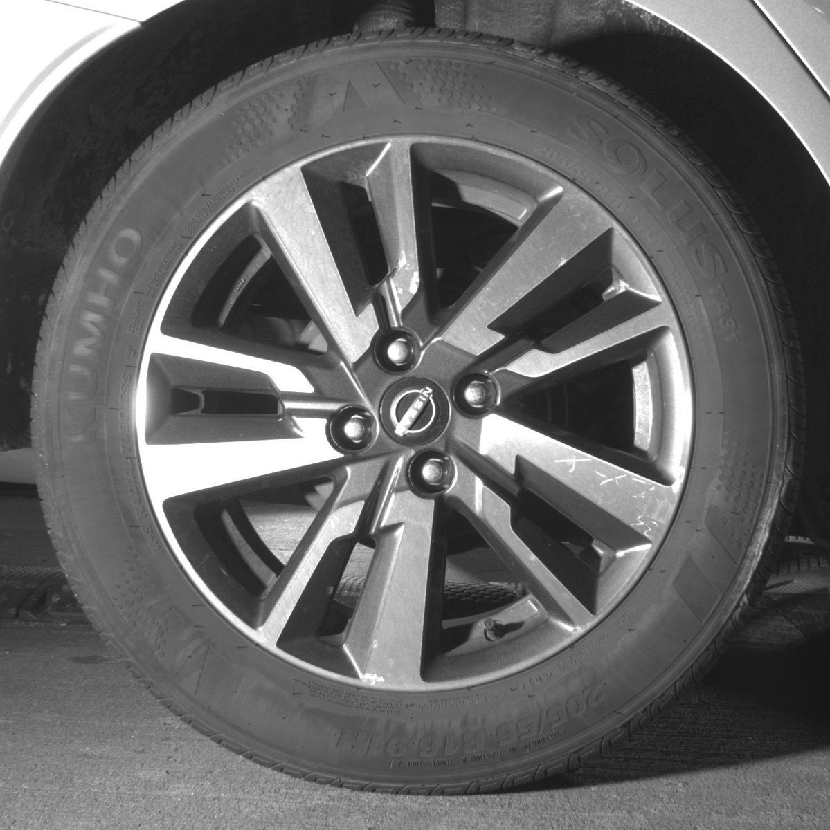 Used 2025 Nissan Versa SV FWD image 15