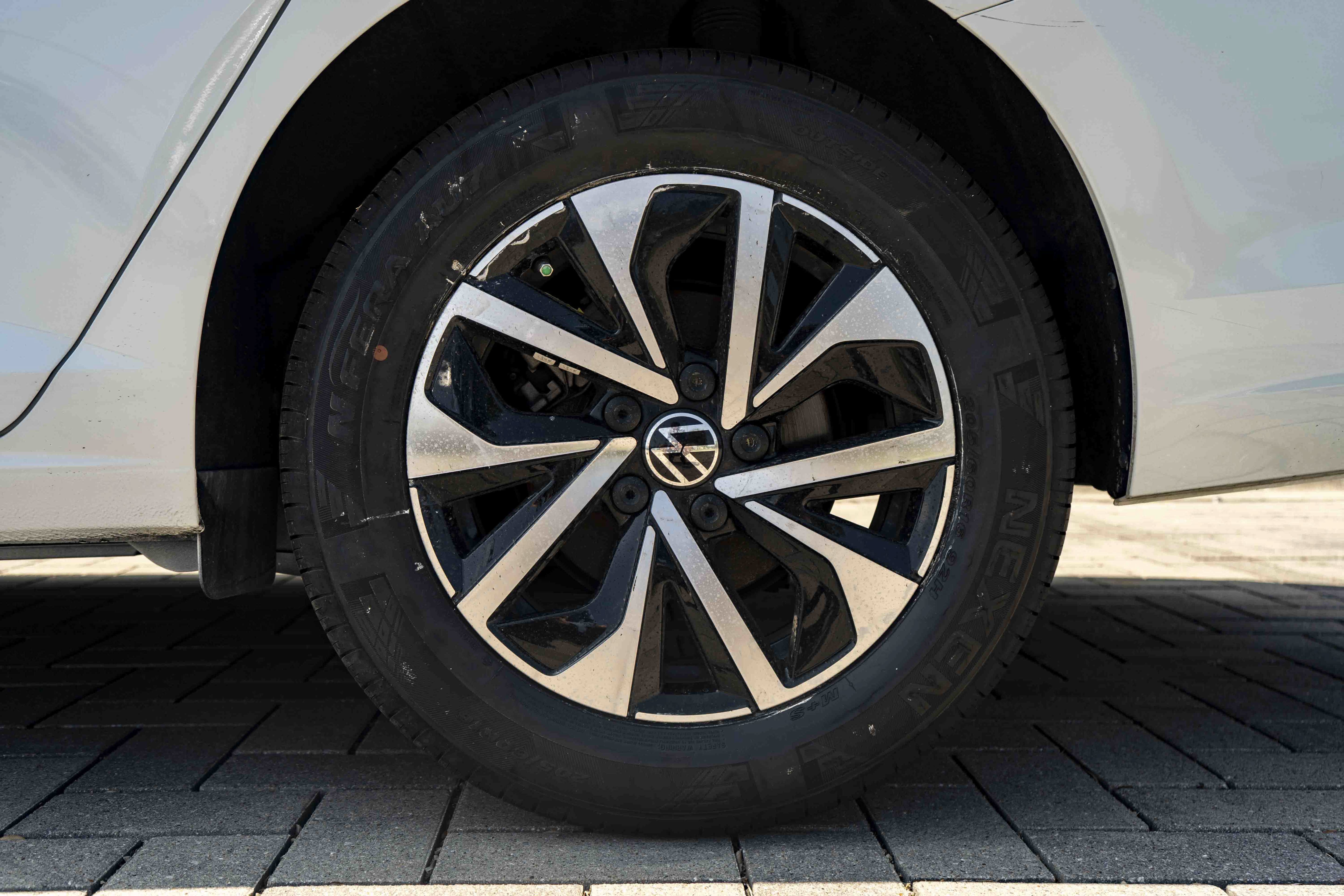 Certified 2025 Volkswagen Jetta S FWD image 14