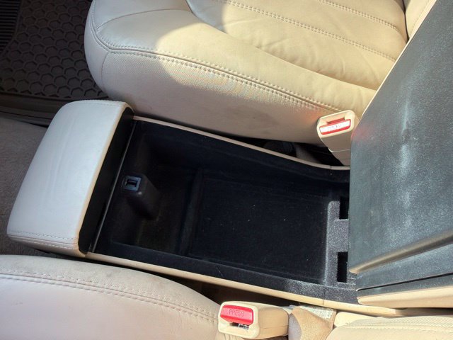 Used 2010 Buick Lucerne CXL w/ Driver Confidence Package FWD image 29