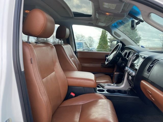 Used 2010 Toyota Sequoia Platinum image 27