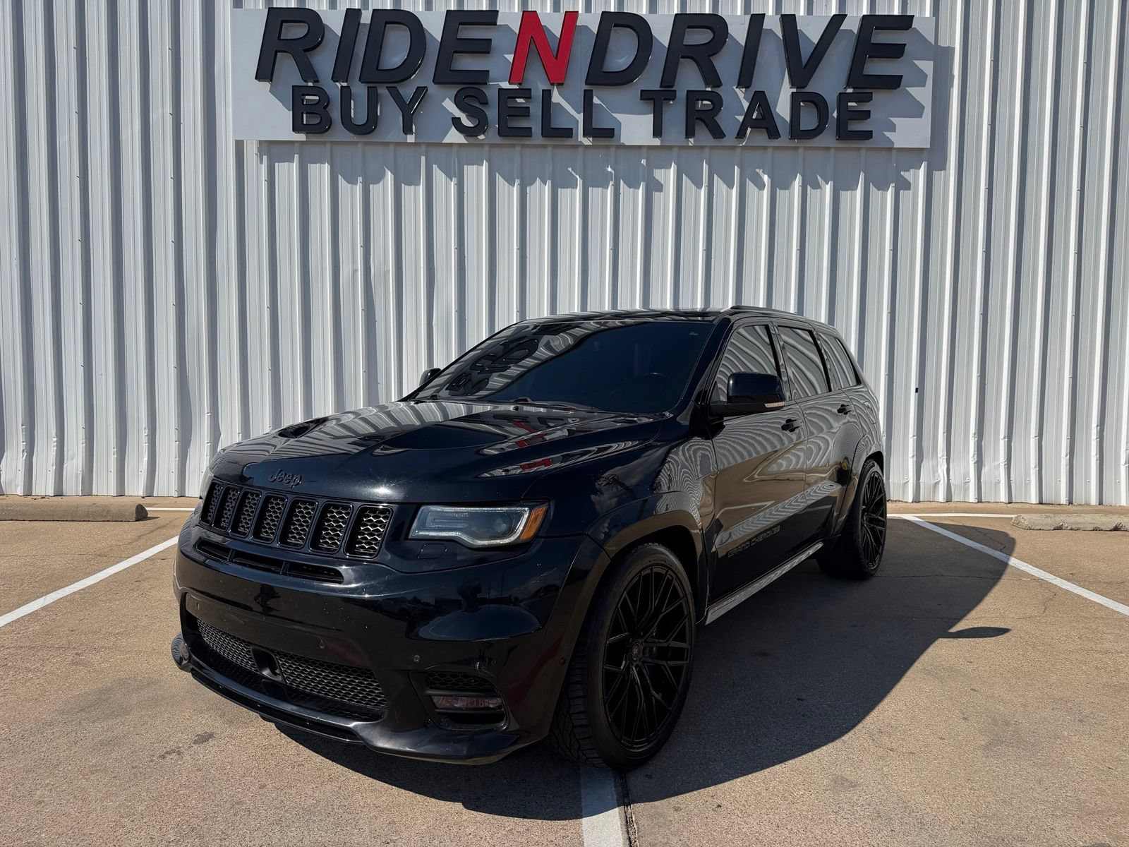 Used 2019 Jeep Grand Cherokee SRT w/ Trailer Tow Group IV AWD/4WD image 1