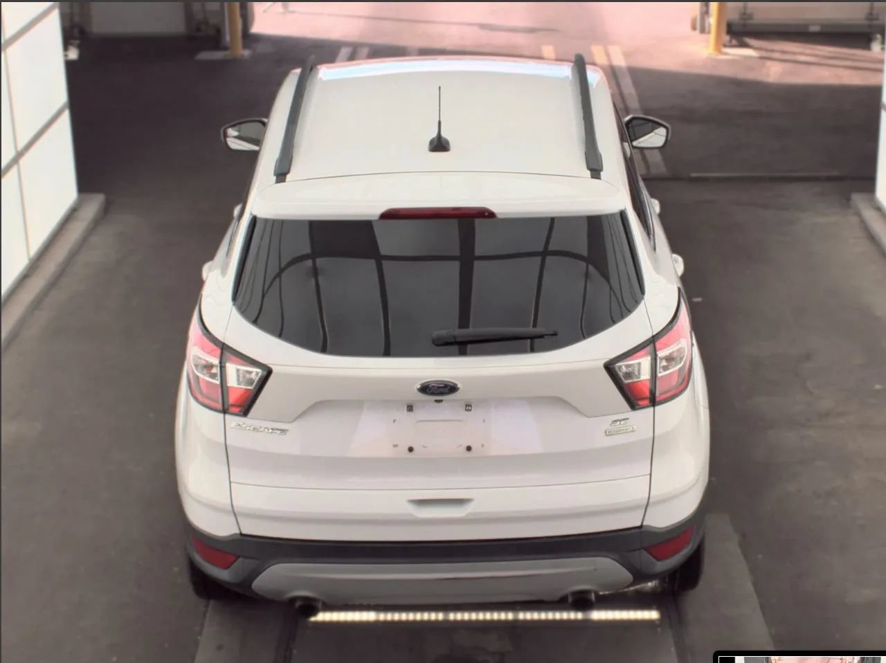 Used 2018 Ford Escape SE w/ SE Sync 3 Package FWD image 4