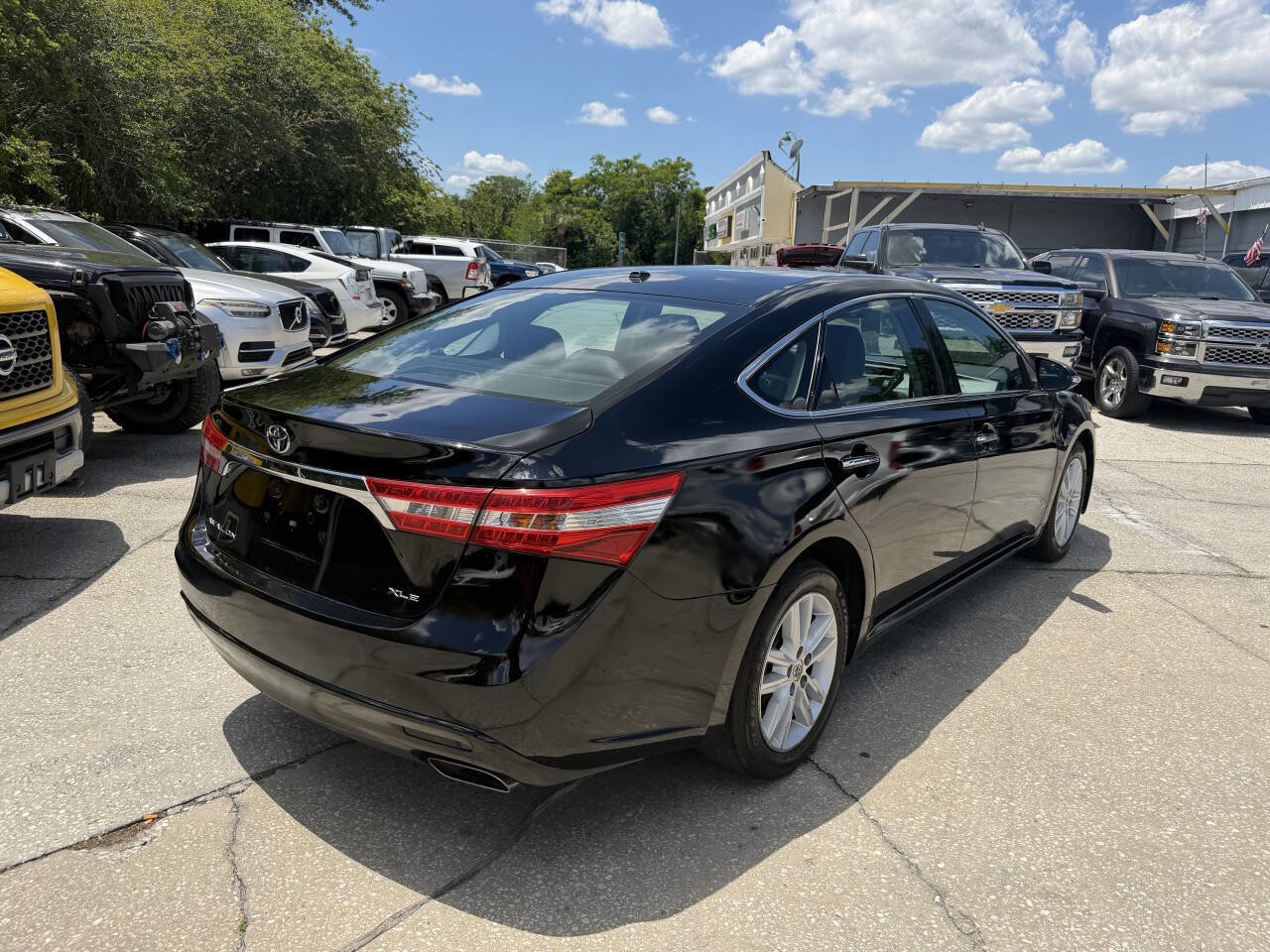 Used 2015 Toyota Avalon XLE FWD image 5
