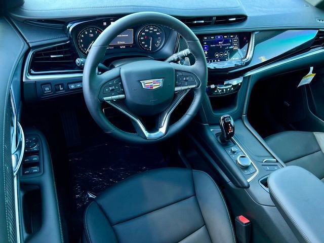 New 2024 Cadillac XT6 Sport w/ LPO, ONYX Package image 23