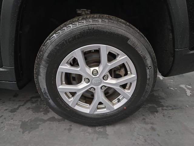 Used 2022 Jeep Grand Cherokee L Limited AWD/4WD image 16