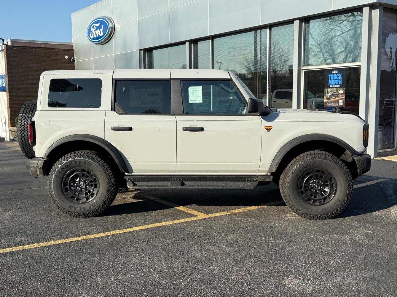 New 2026 Ford Bronco Badlands image 2