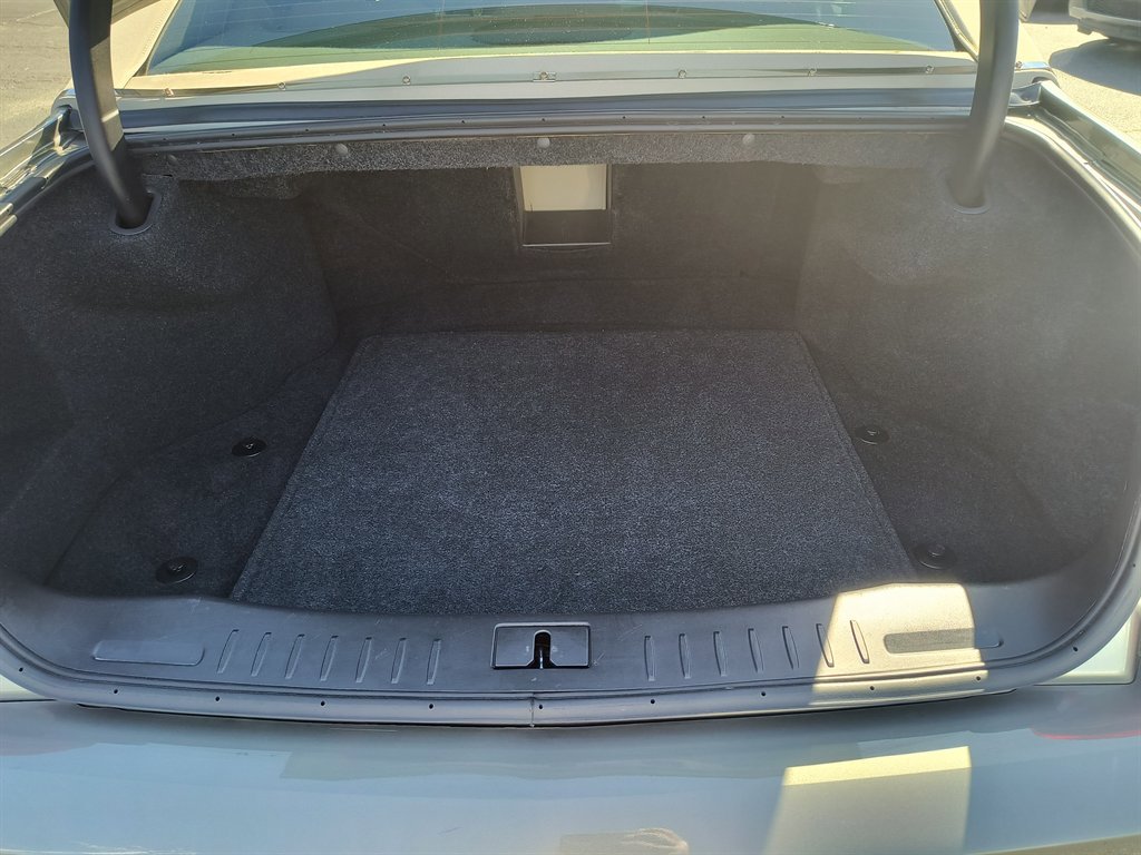 Used 2010 Cadillac DTS Luxury image 29