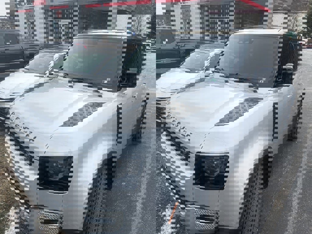 Used 2024 Land Rover Defender 110 SE image 4