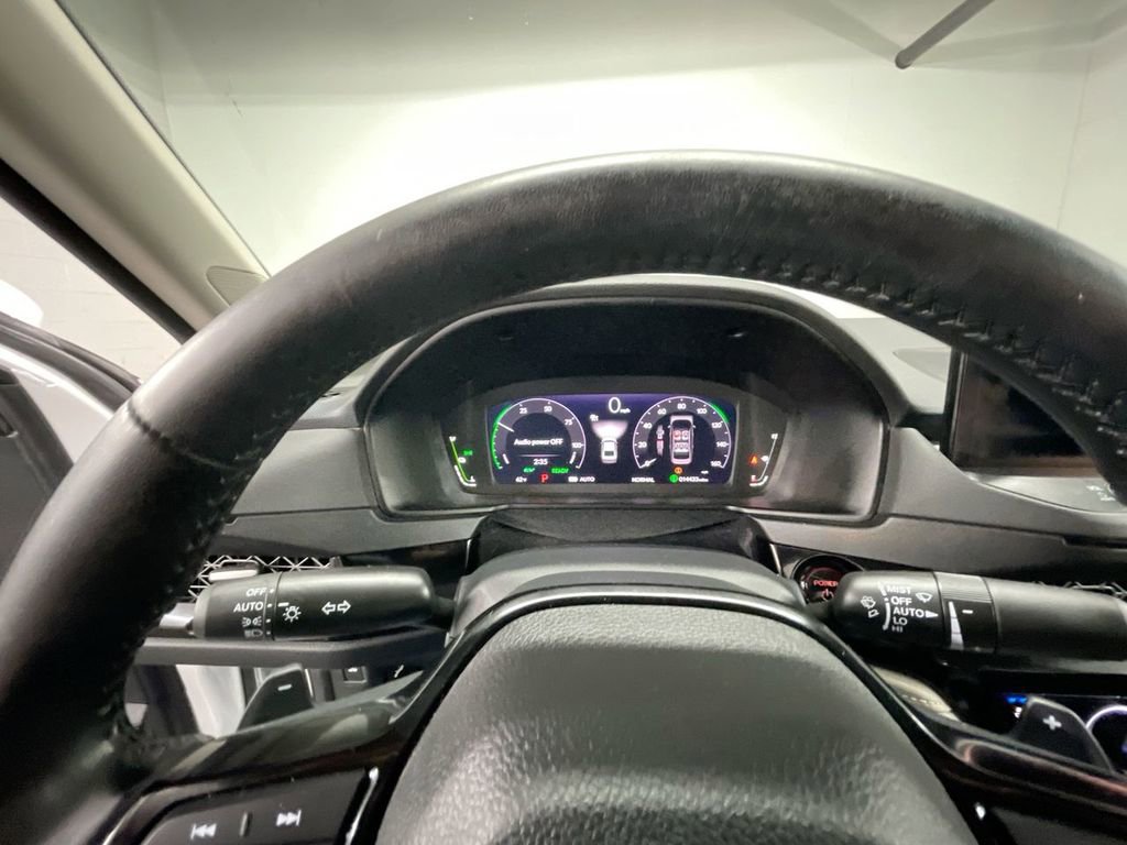 Used 2024 Honda Accord Touring image 11