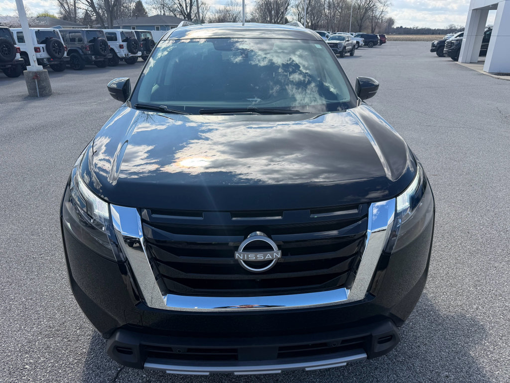 Used 2025 Nissan Pathfinder SL image 13