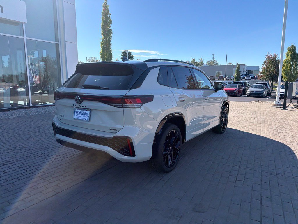 New 2026 Volkswagen Tiguan SE R-Line AWD/4WD image 10