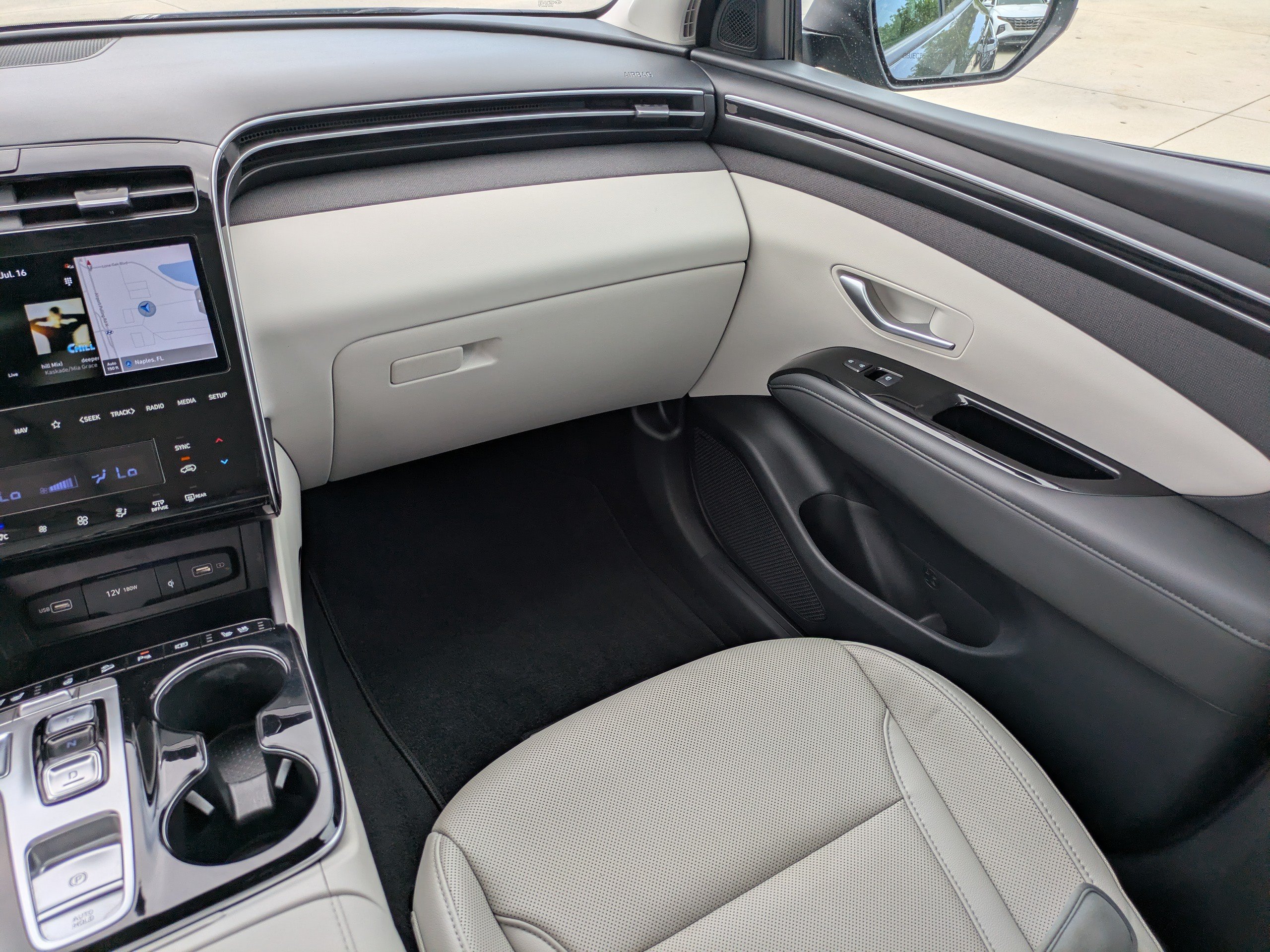 Certified 2024 Hyundai Tucson Limited FWD image 16