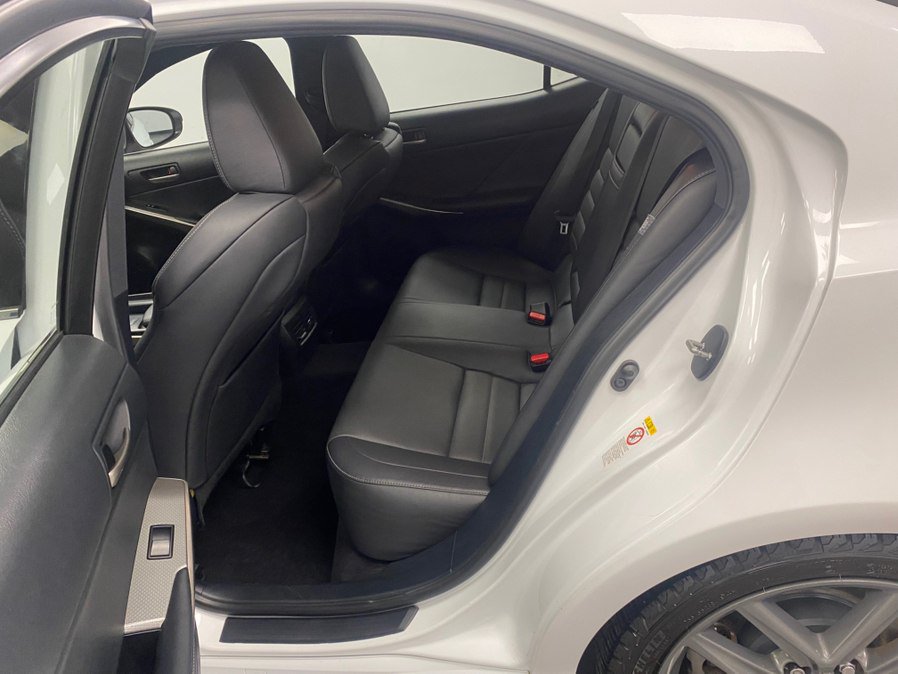 Used 2018 Lexus IS 300 AWD image 34
