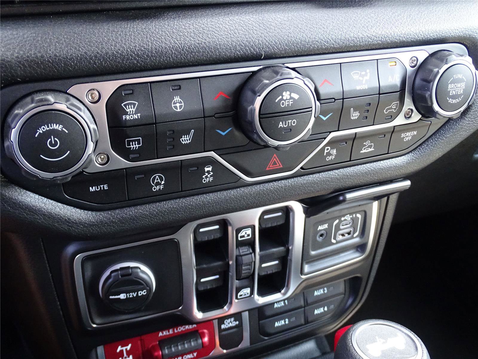 New 2025 Jeep Wrangler Willys image 30