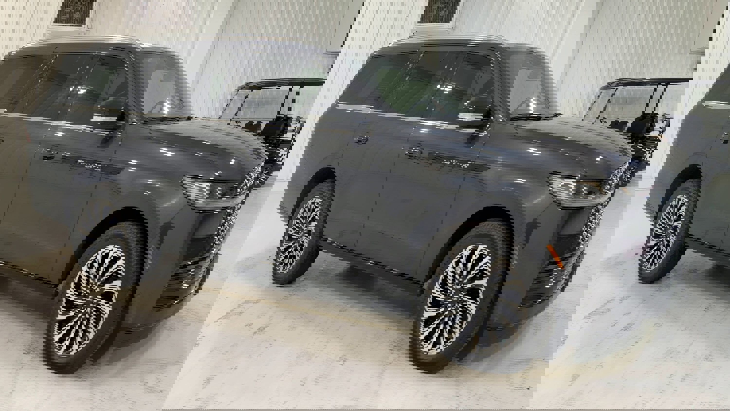 Used 2025 Lincoln Navigator Black Label image 3