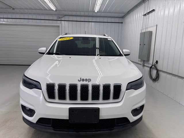 Used 2019 Jeep Cherokee Latitude w/ Comfort & Convenience Group AWD/4WD image 2