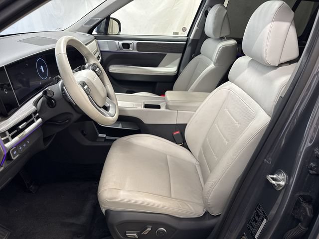 Used 2025 Hyundai Santa Fe Limited FWD image 10
