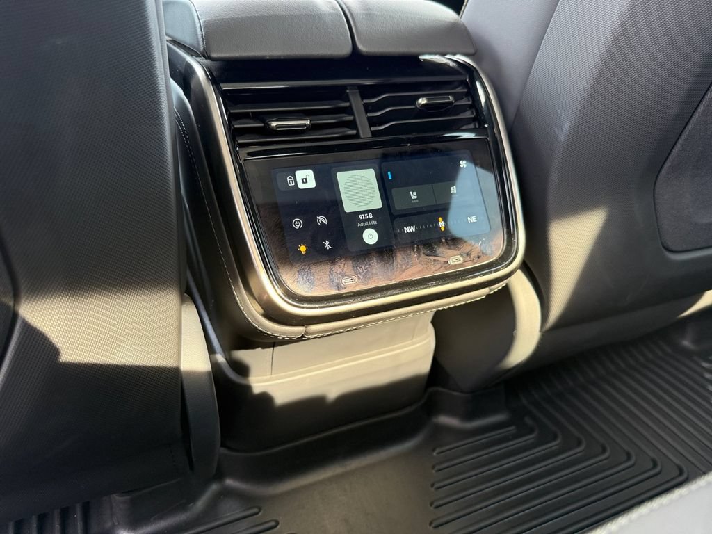 Used 2023 Rivian R1T Adventure AWD/4WD image 16