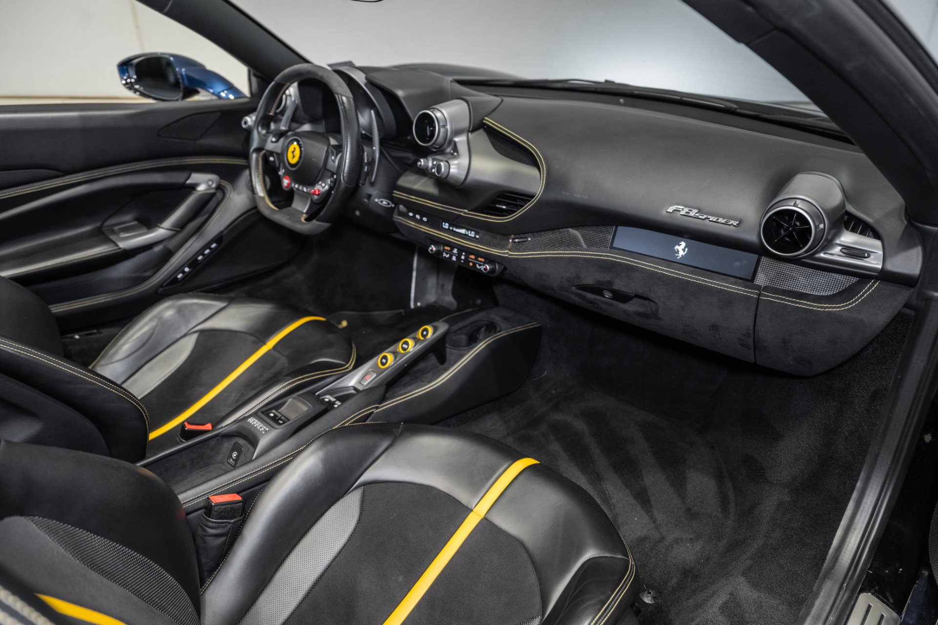 Used 2023 Ferrari F8 Tributo RWD image 18