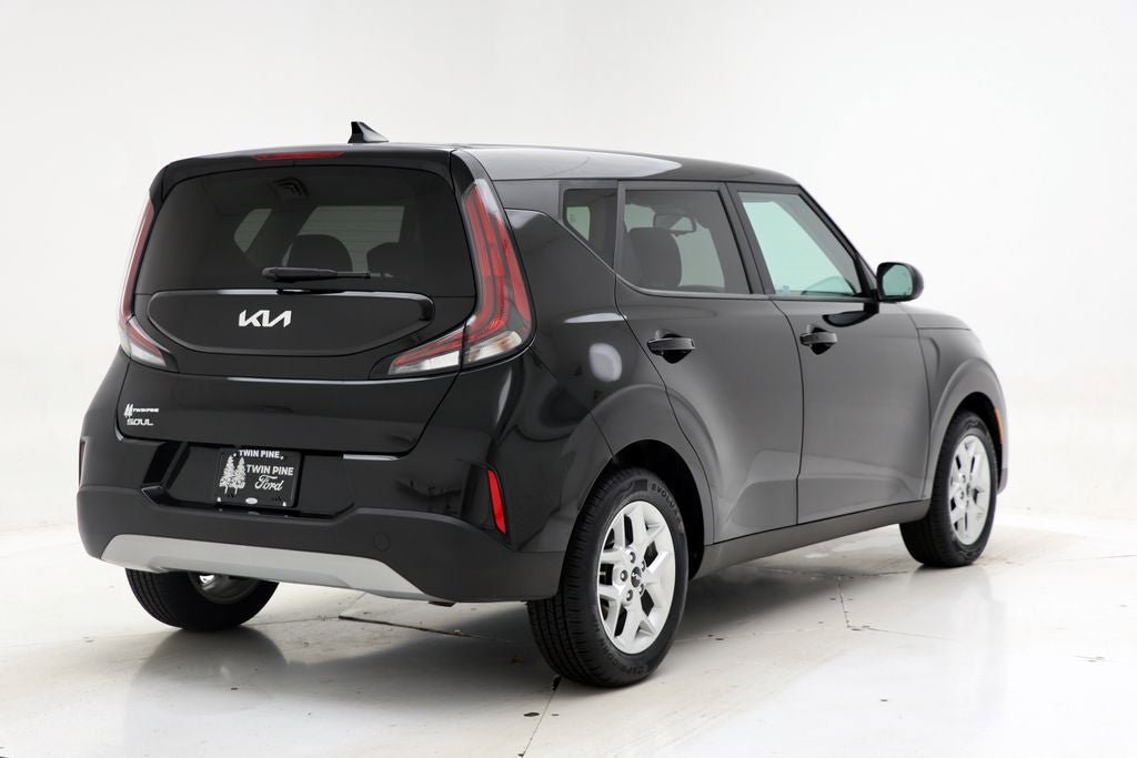 Used 2023 Kia Soul S FWD image 8