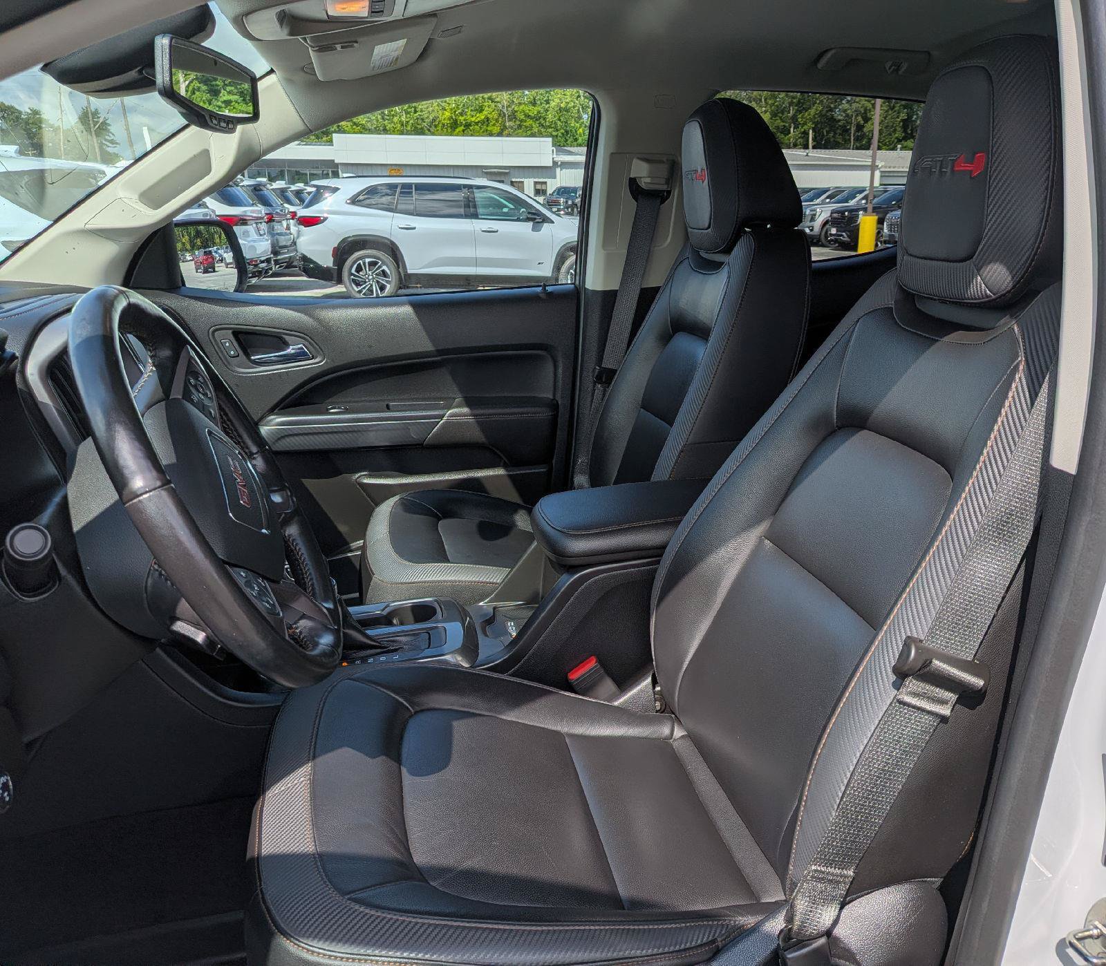 Used 2022 GMC Canyon AT4 AWD/4WD image 11