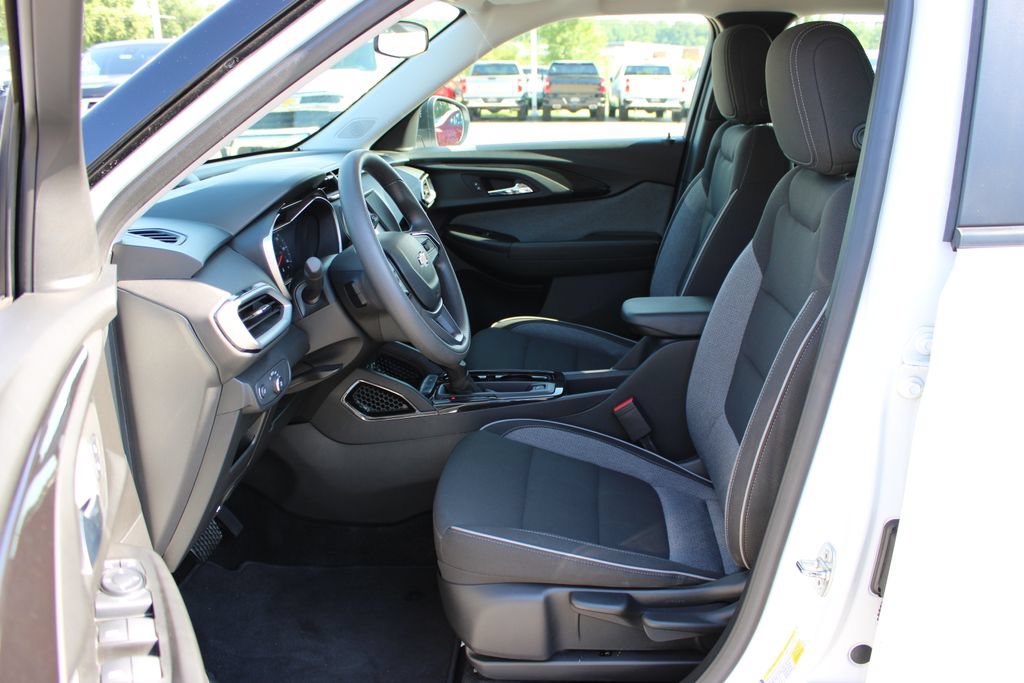 Used 2023 Chevrolet TrailBlazer LS FWD image 8