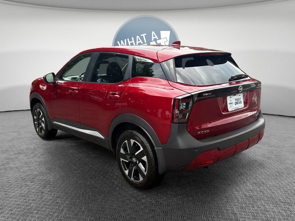 Used 2025 Nissan Kicks SV AWD/4WD image 6