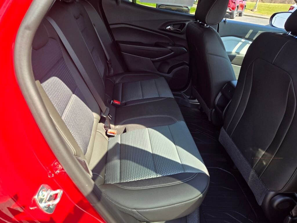 New 2026 Chevrolet Trax LT image 7