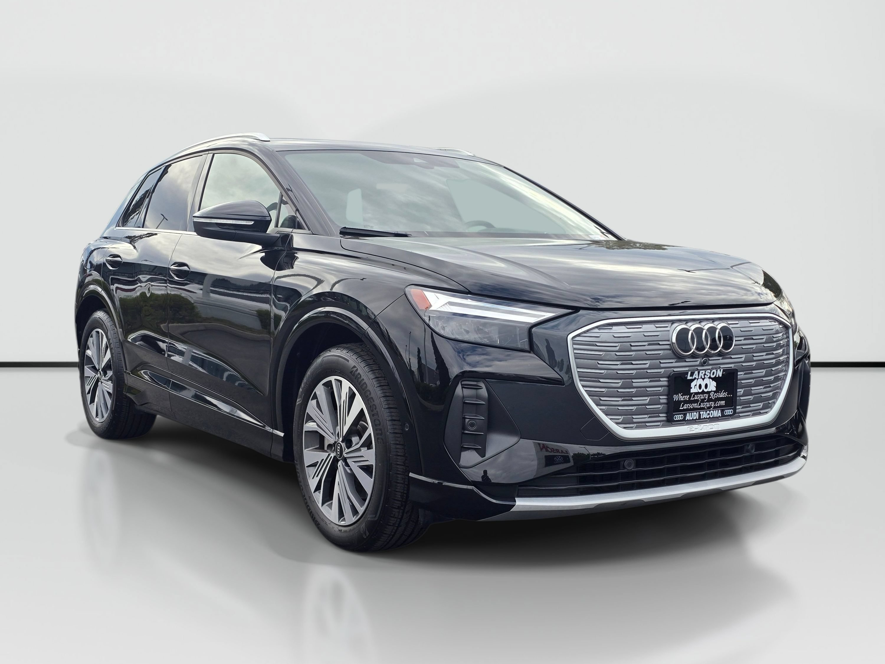 Used 2023 Audi Q4 e-tron Premium Plus w/ Premium Plus RWD image 7