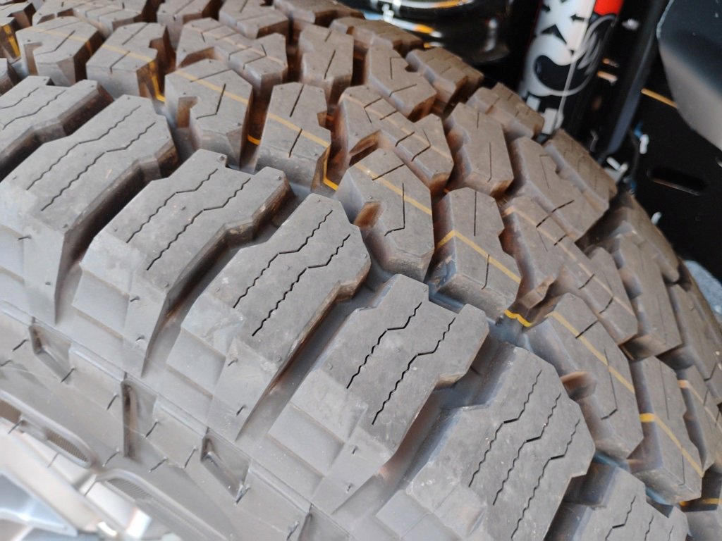 New 2025 Jeep Gladiator Mojave w/ Convenience Group image 9