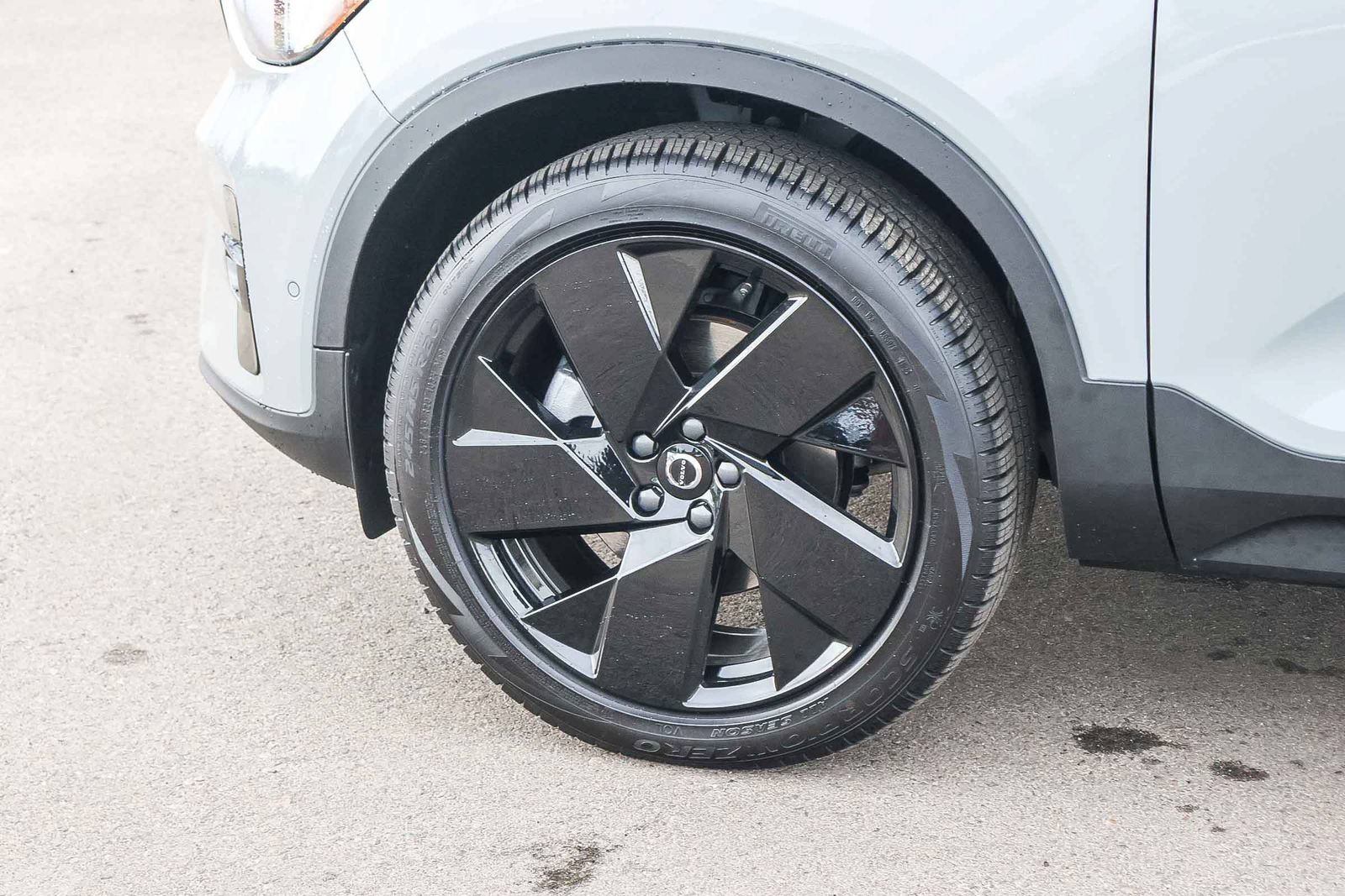 New 2026 Volvo XC40 B5 Ultra w/ Climate Package AWD/4WD image 9